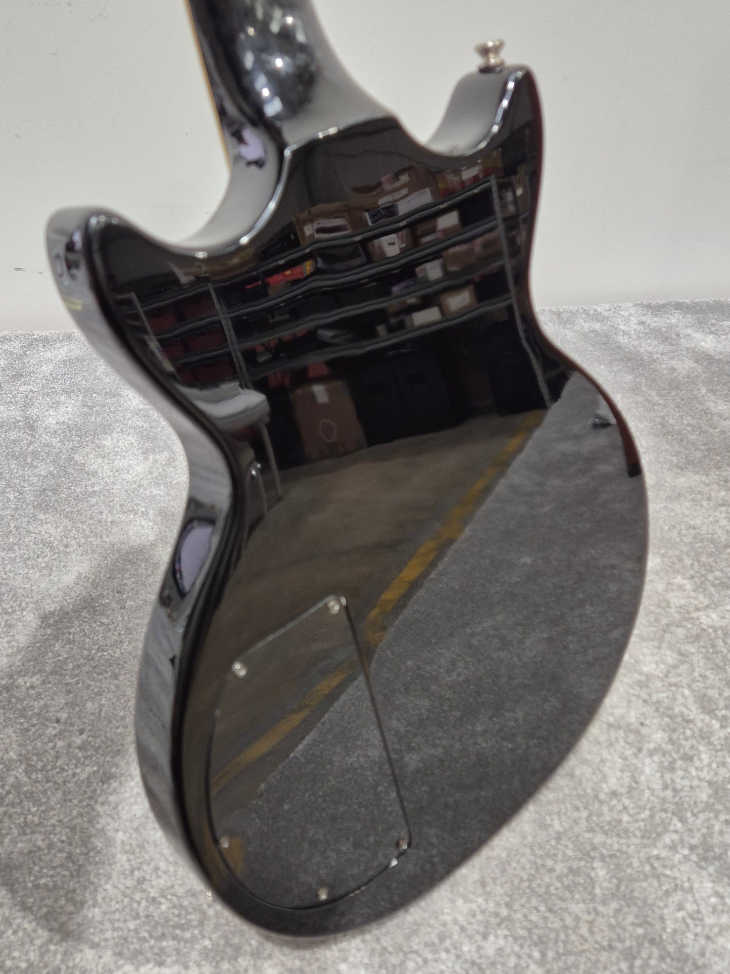 Hofner Six String Electric Guitar - Black P90s and Bigsby Tremolo
