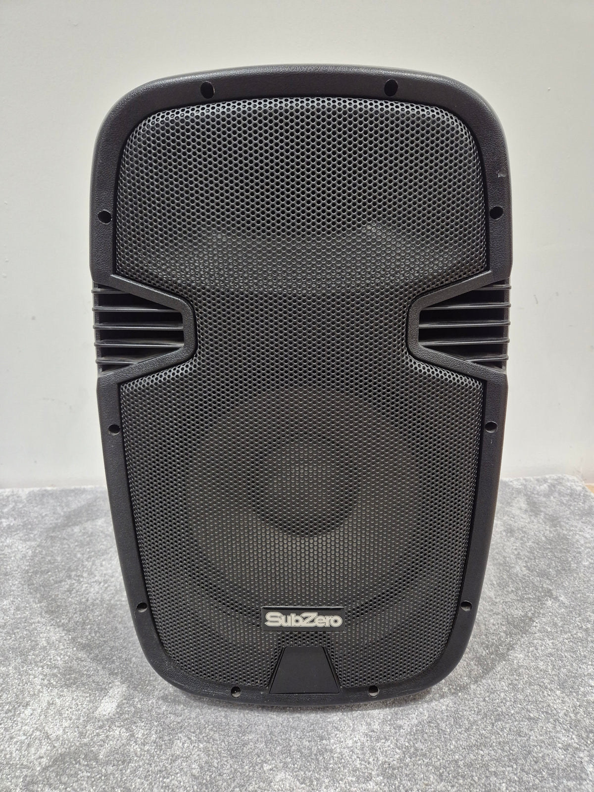 SubZero P12A - 250-watts 12