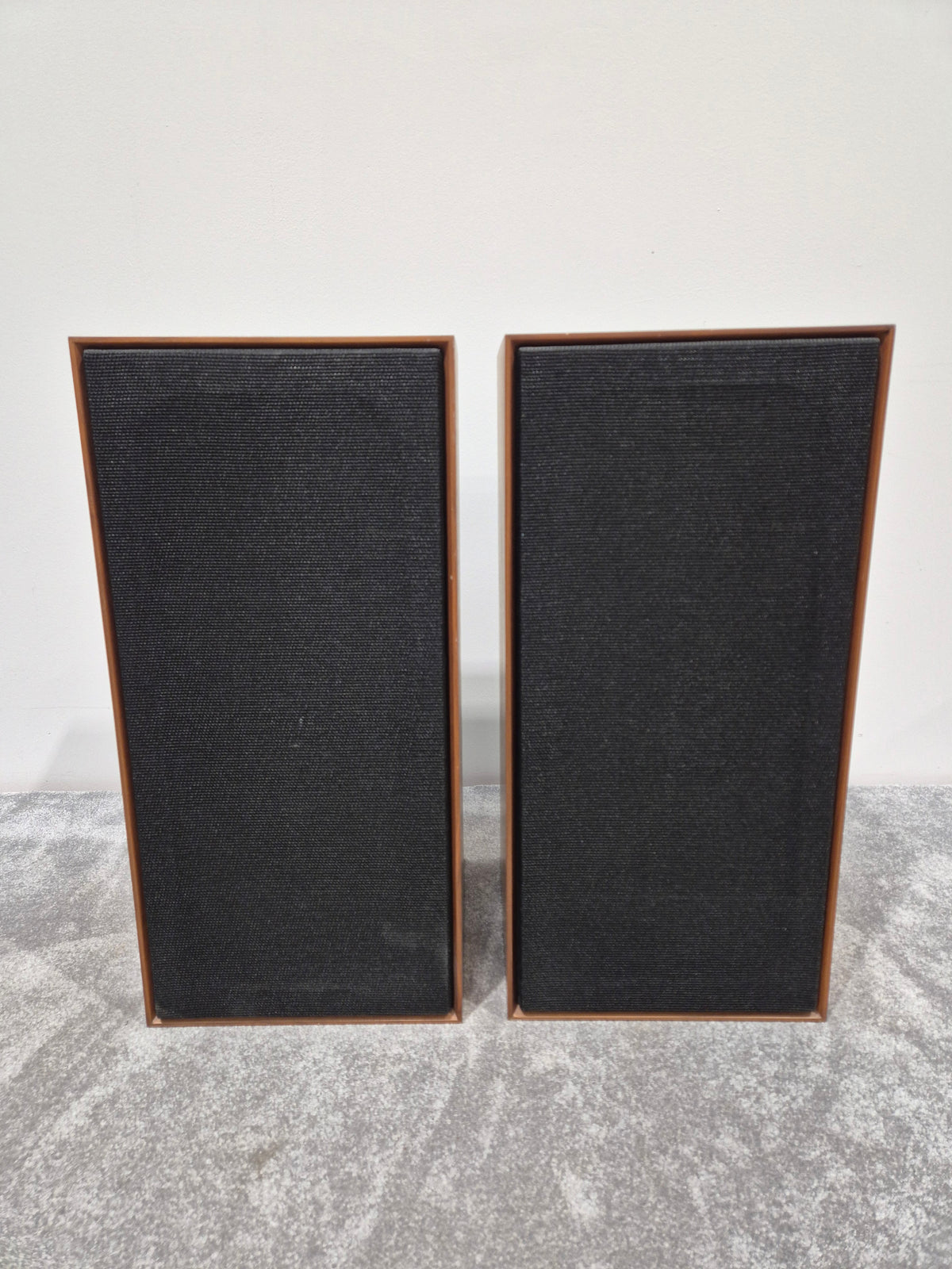Rogers Studio 1 - Pair of 300-watts Passive Bookshelf Loudspeakers - Very Good