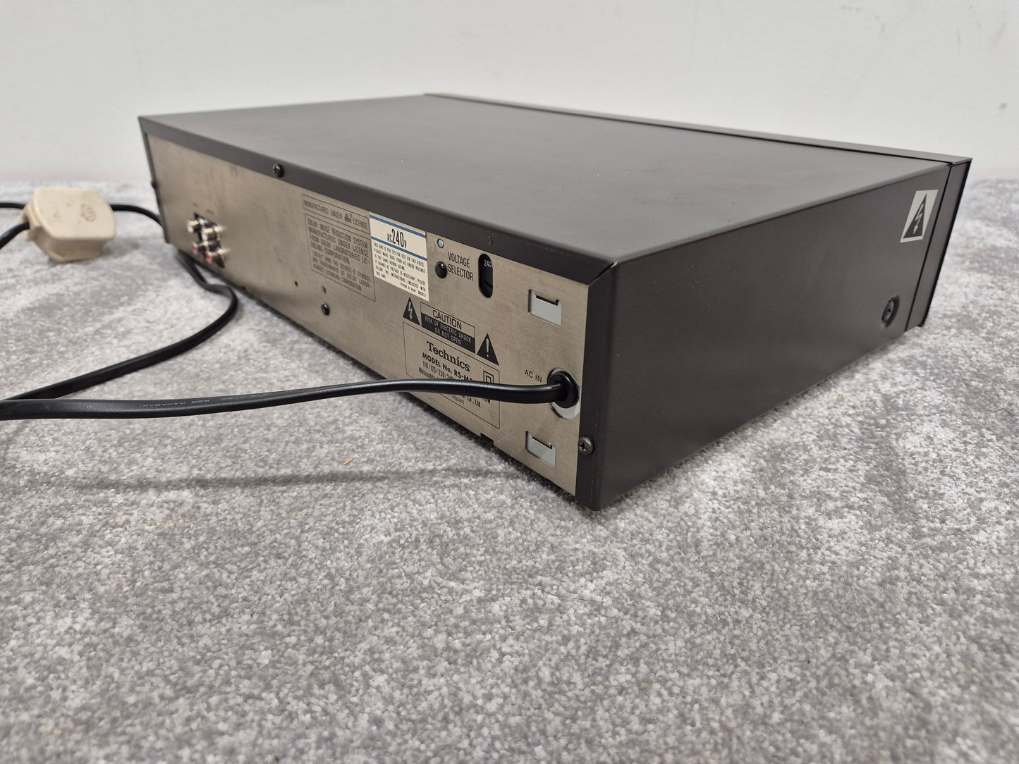 Technics RS-M235X - Stereo Cassette Deck ( Spare or Repairs )