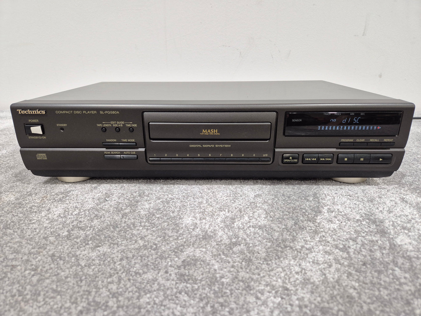 Technics SL-PG580A - 1990's Stereo Compact Disc Player
