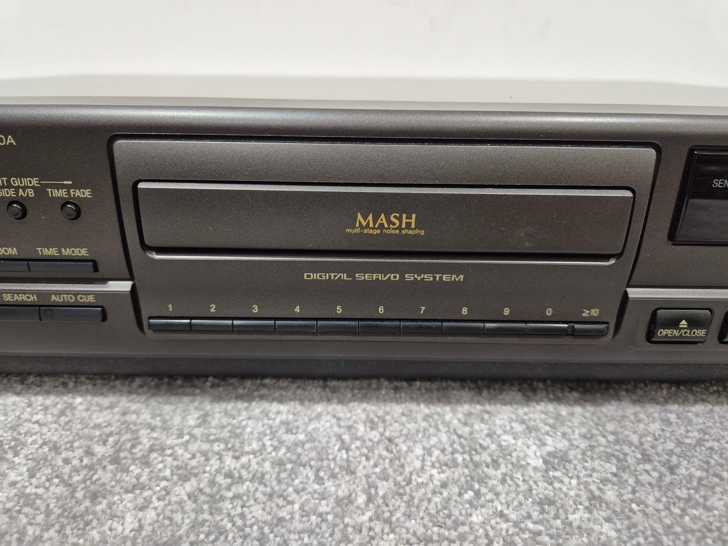 Technics SL-PG580A - 1990's Stereo Compact Disc Player