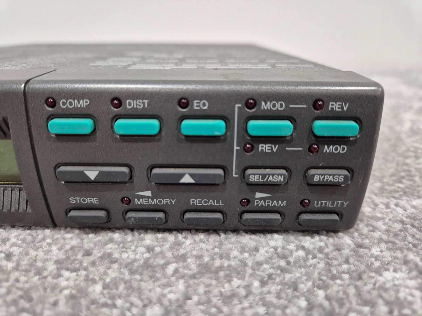 Yamaha FX500 - Digital Simul-Effect Processor w/ Manual
