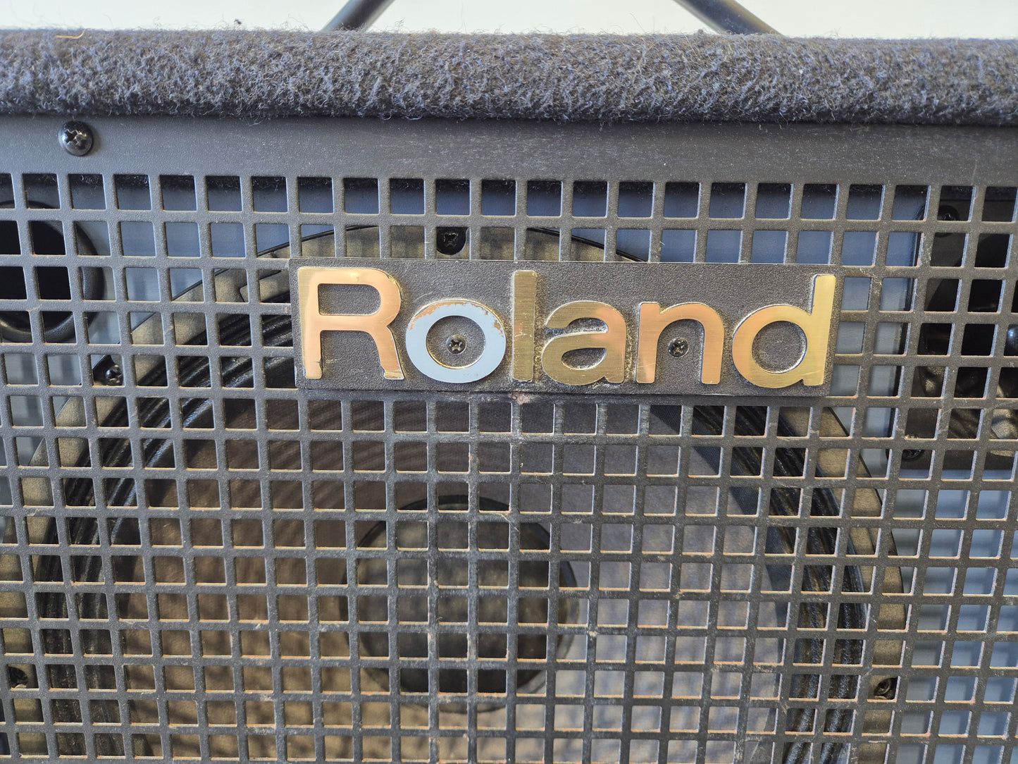 Roland KC-150 - Compact 65-watt Keyboard Amplifier