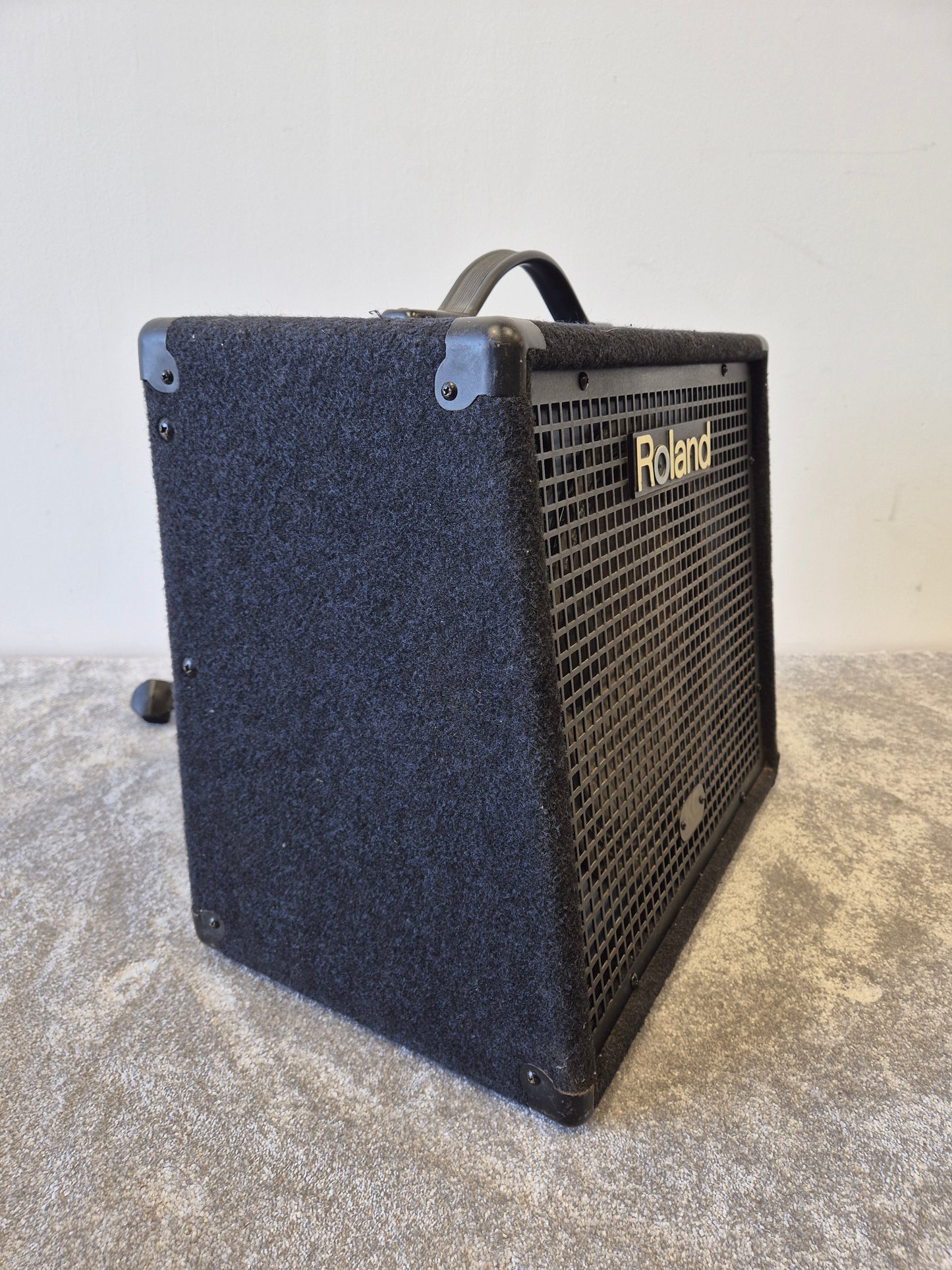 Roland KC-150 - Compact 65-watt Keyboard Amplifier