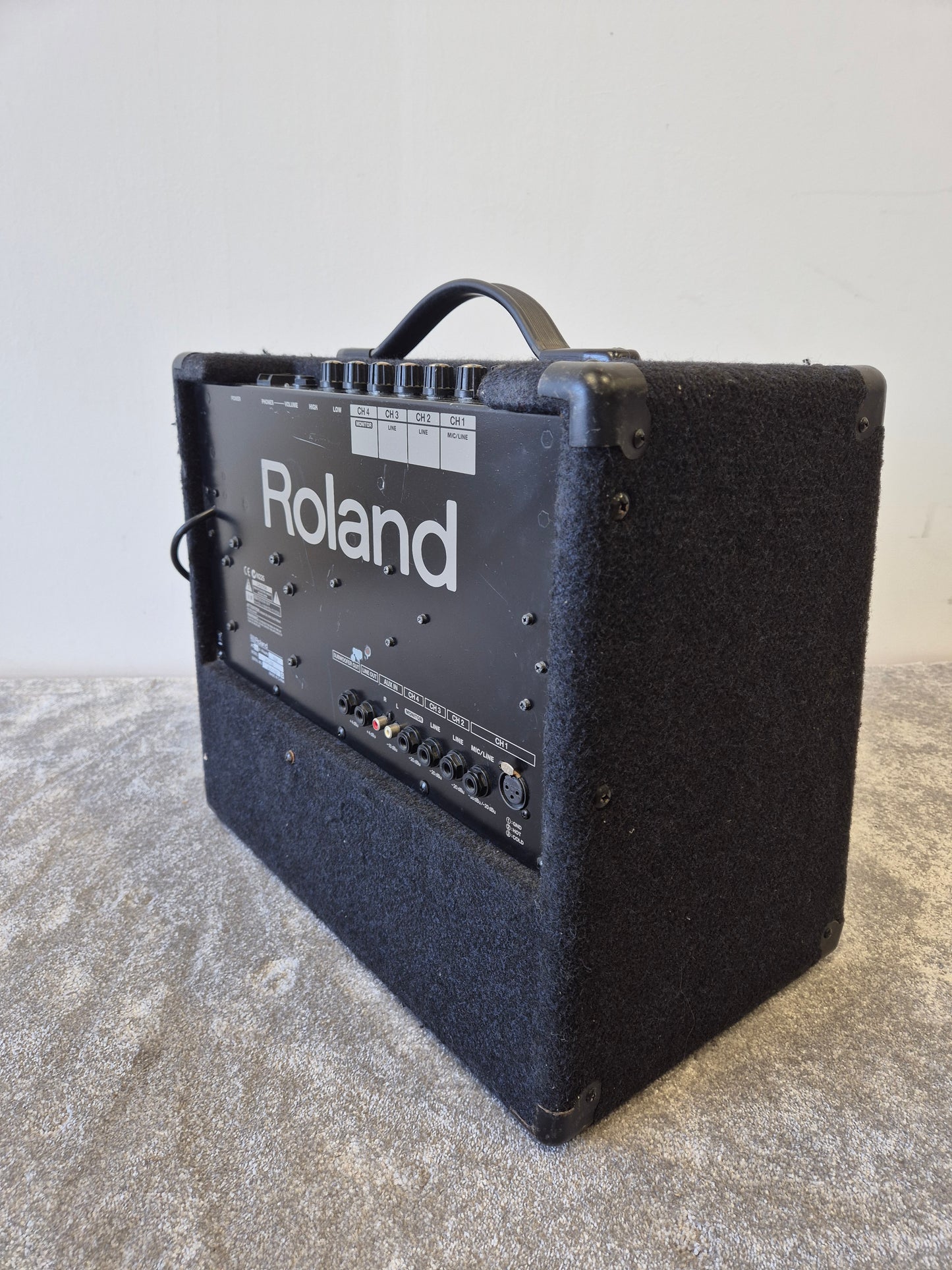 Roland KC-150 - Compact 65-watt Keyboard Amplifier