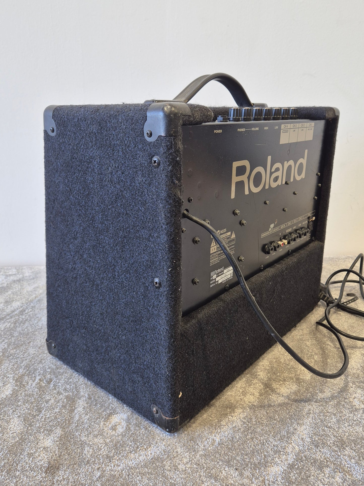 Roland KC-150 - Compact 65-watt Keyboard Amplifier