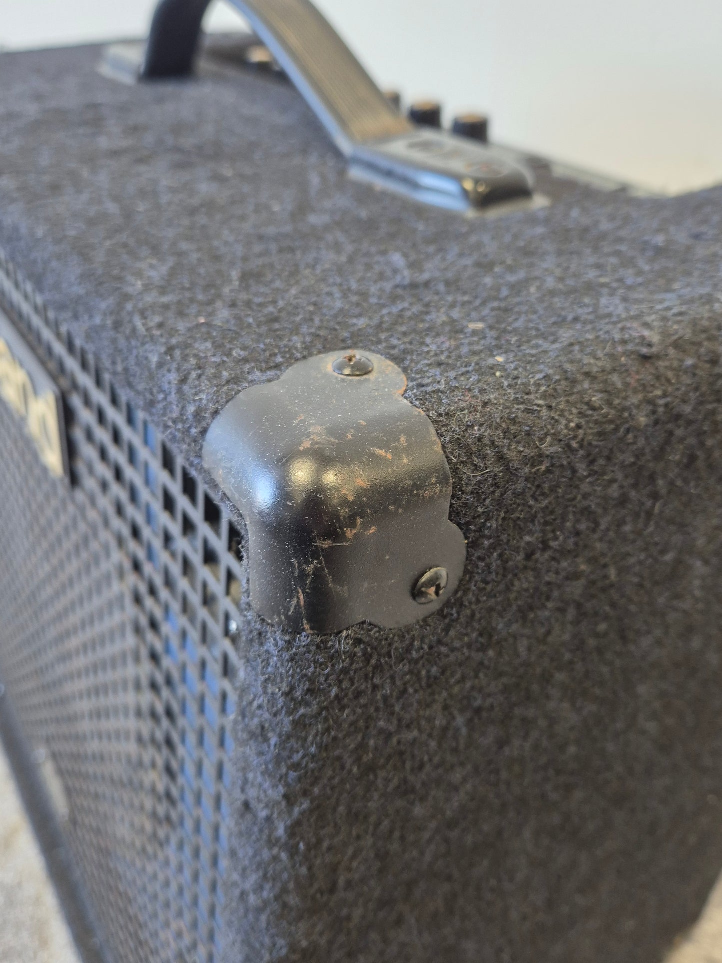 Roland KC-150 - Compact 65-watt Keyboard Amplifier
