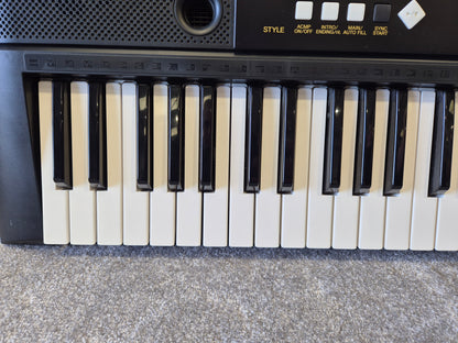Yamaha YPT-220 - 61-key Musical Keyboard w/ Original Box