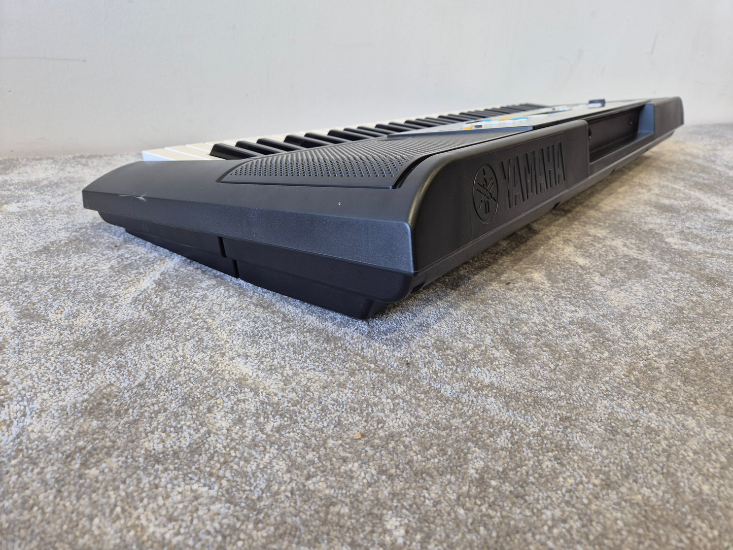 Yamaha YPT-220 - 61-key Musical Keyboard w/ Original Box