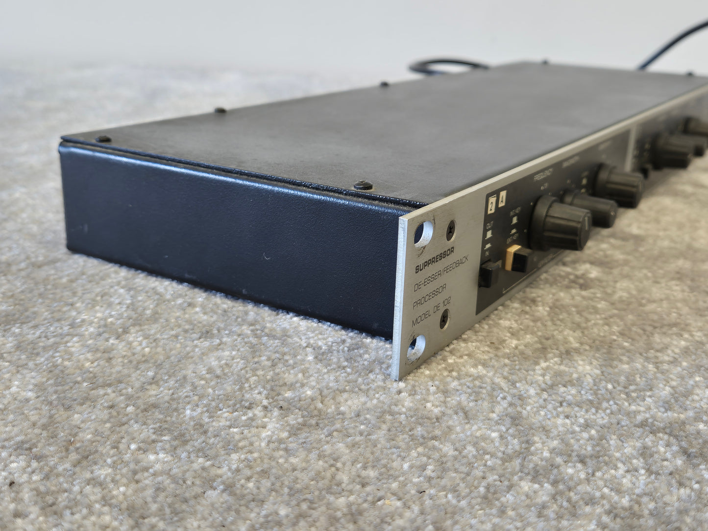 Behringer Suppressor Model DE 102 - De-Esser and Feedback Processor