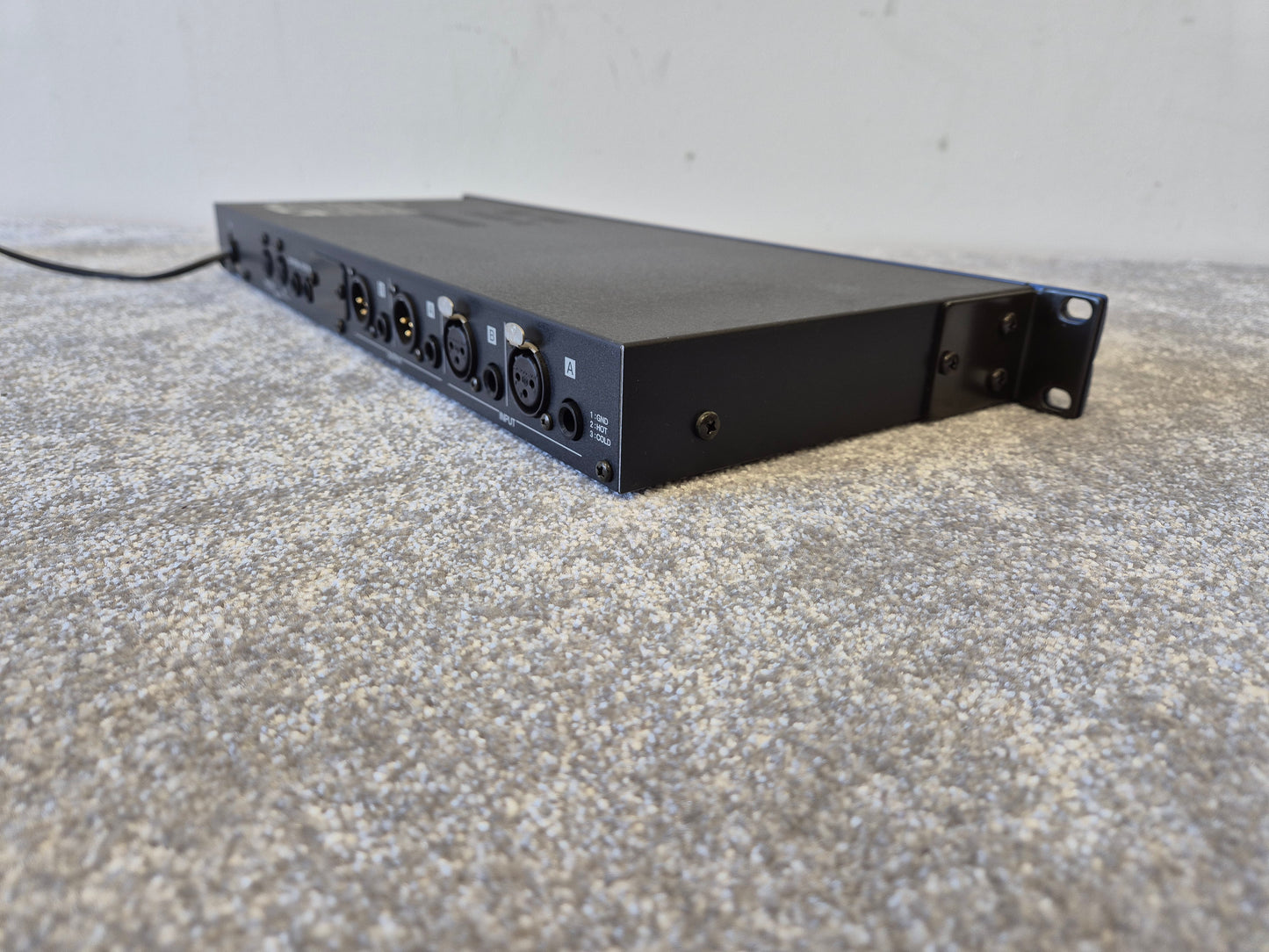 Roland SRV-3030 - 24-bit Digital Reverb Processor With MIDI