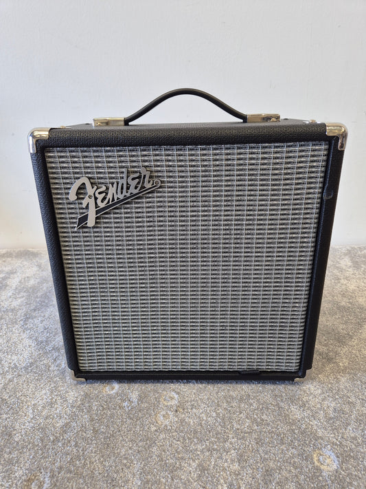 Fender Rumble 15 - Compact and Portable Bass Amplifier