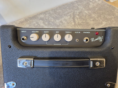 Fender Rumble 15 - Compact and Portable Bass Amplifier