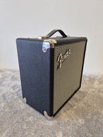 Fender Rumble 15 - Compact and Portable Bass Amplifier - Image 8