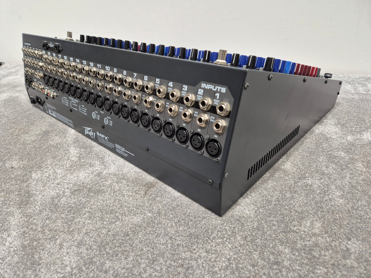 Peavey 24FX - 24-Channel Mixer with Dual DSP Engines w/ Flight Case