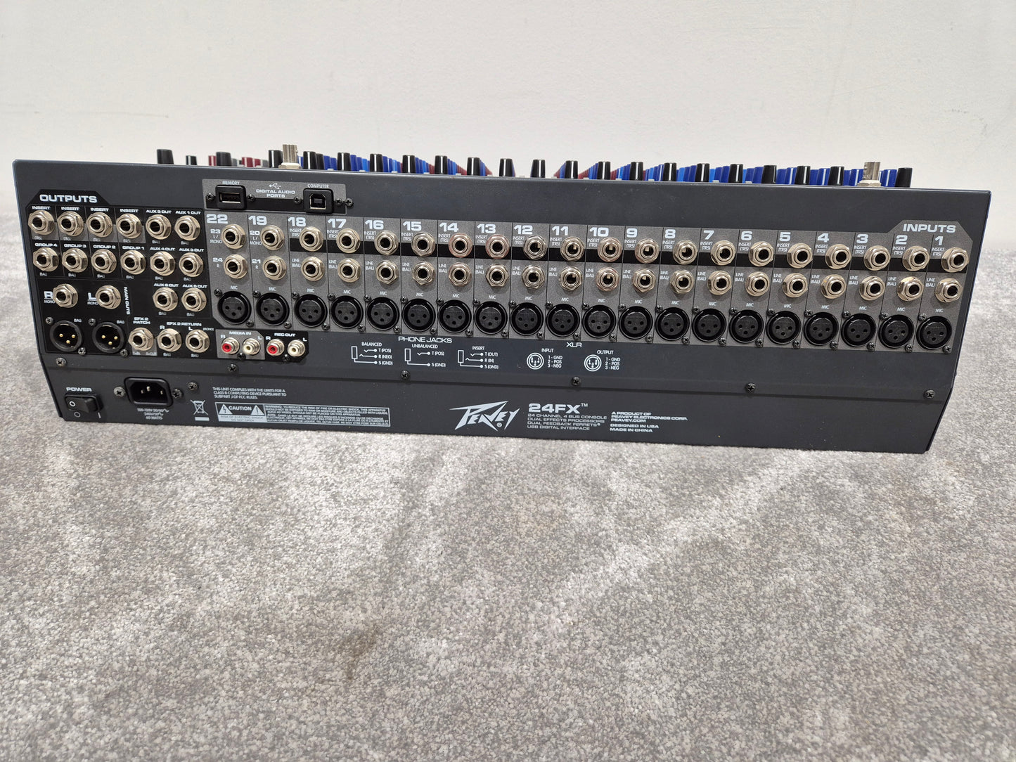 Peavey 24FX - 24-Channel Mixer with Dual DSP Engines w/ Flight Case