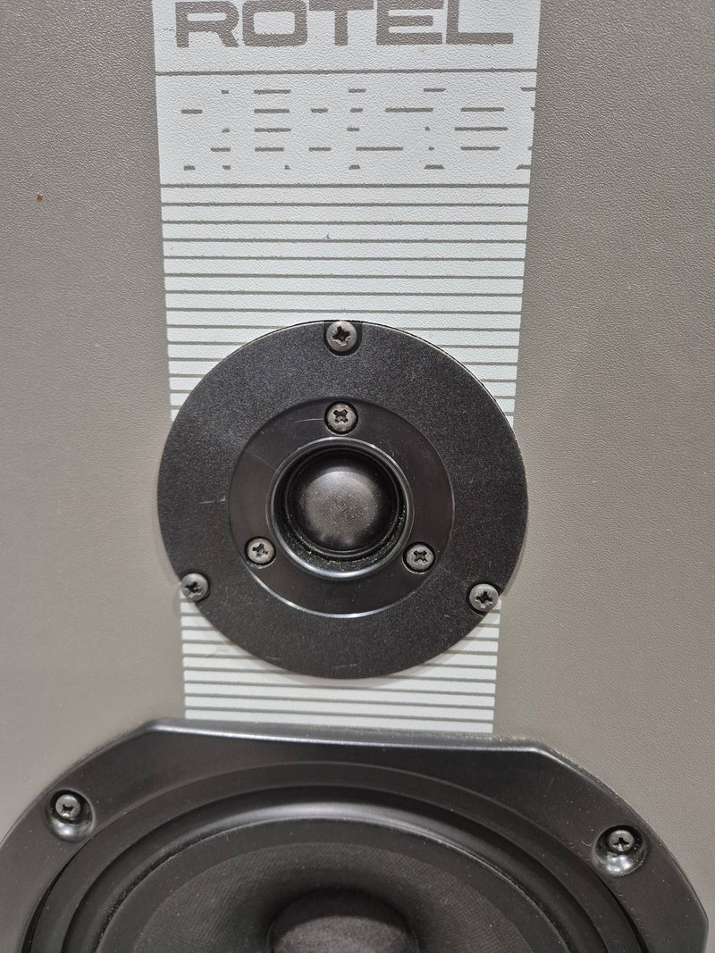 Rotel RL 850 - 50-watts Bookshelf Speakers (Pair) - Image 5