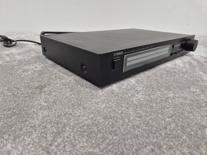 Yamaha T-300 - 1983 AM/FM Stereo Tuner - Vintage Audio Excellence - Excellent w/ Power Supply & Tuner aerial and cables - Image 4