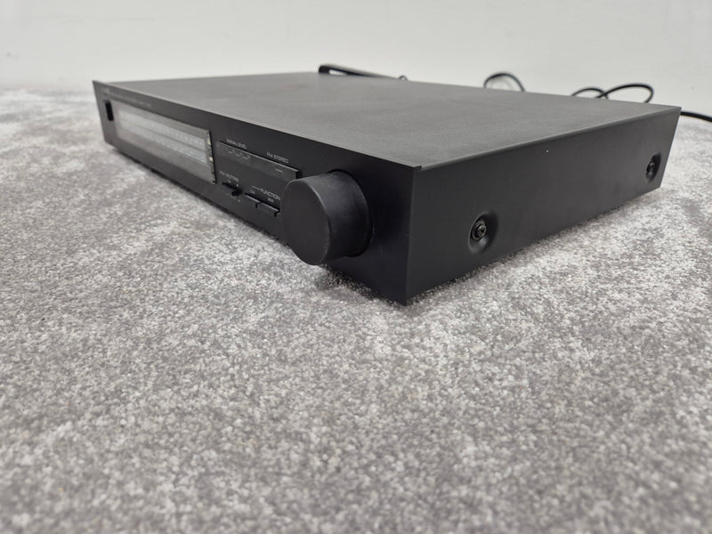 Yamaha T-300 - 1983 AM/FM Stereo Tuner - Vintage Audio Excellence - Excellent w/ Power Supply & Tuner aerial and cables - Image 9