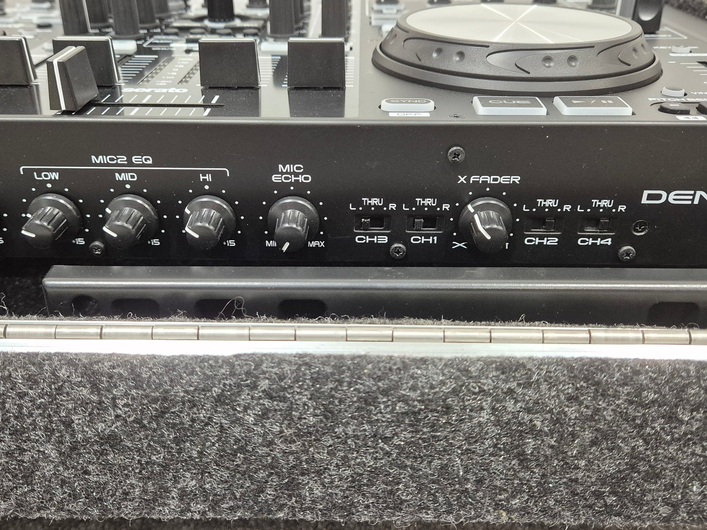 Denon MC6000MK2 - Professional DJ Controller and Digital Mixer w/ Flight Case