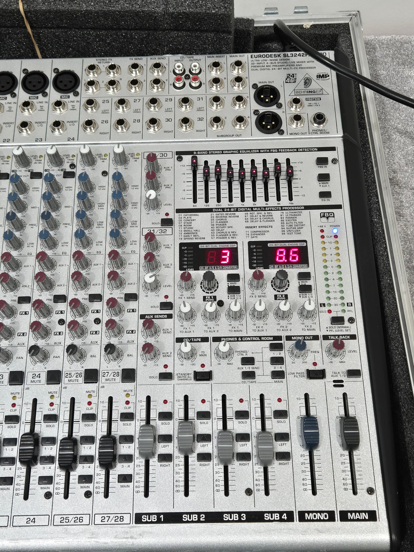 Behringer Eurodesk SL3242FX Pro - 32-input 4-bus Studio/Live Mixer (Read Description)