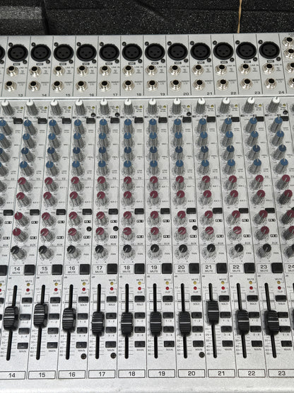 Behringer Eurodesk SL3242FX Pro - 32-input 4-bus Studio/Live Mixer (Read Description)