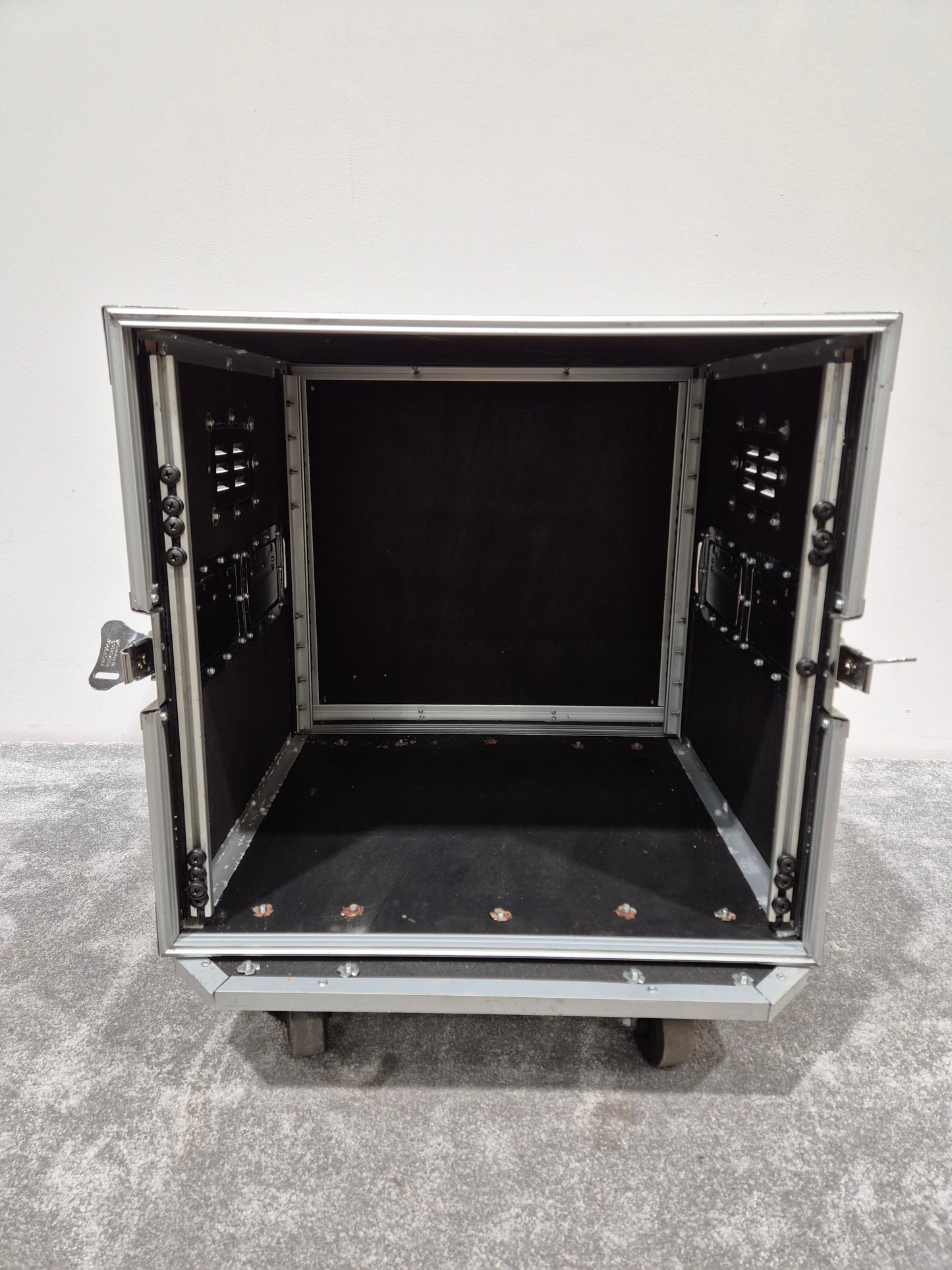 Rockcase by Warwick 10u Rack Flight Case on Wheels