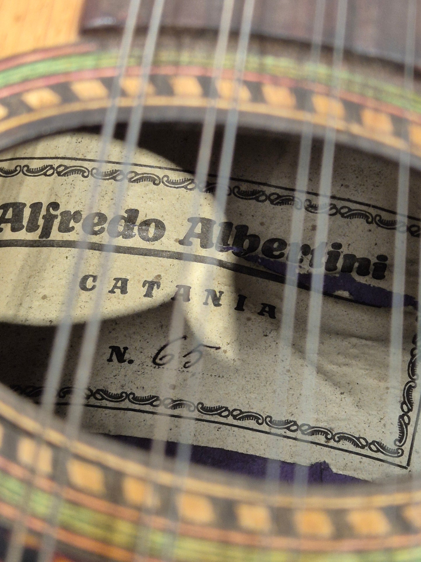 Alfredo Albertini No.65 - Bowl Back Mandolin w/ Hard Case
