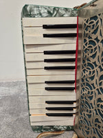 Alvari Accordion - 25-key Accordion w/ Hard Case - Image 4