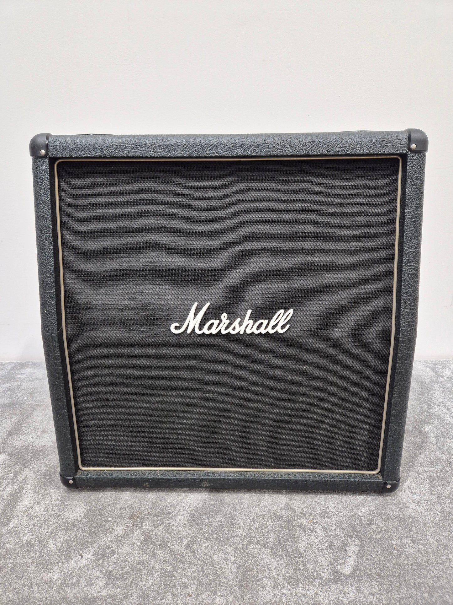 Marshall AVT412 - 200W 4x12 Angled Guitar Cabinet