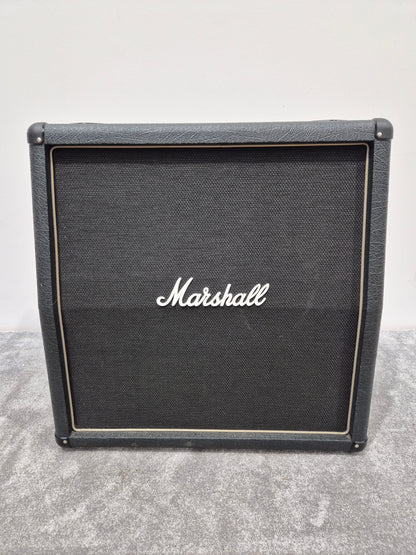 Marshall AVT412 - 200W 4x12 Angled Guitar Cabinet