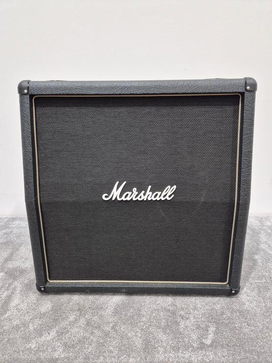 Marshall AVT412 - 200W 4x12 Angled Guitar Cabinet