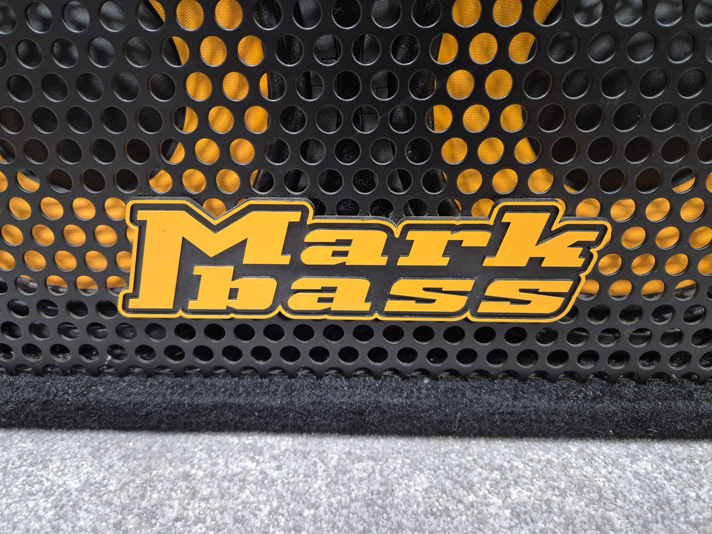 MarkBass STD 104 HR-4 - 800-watts Bass Cabinet