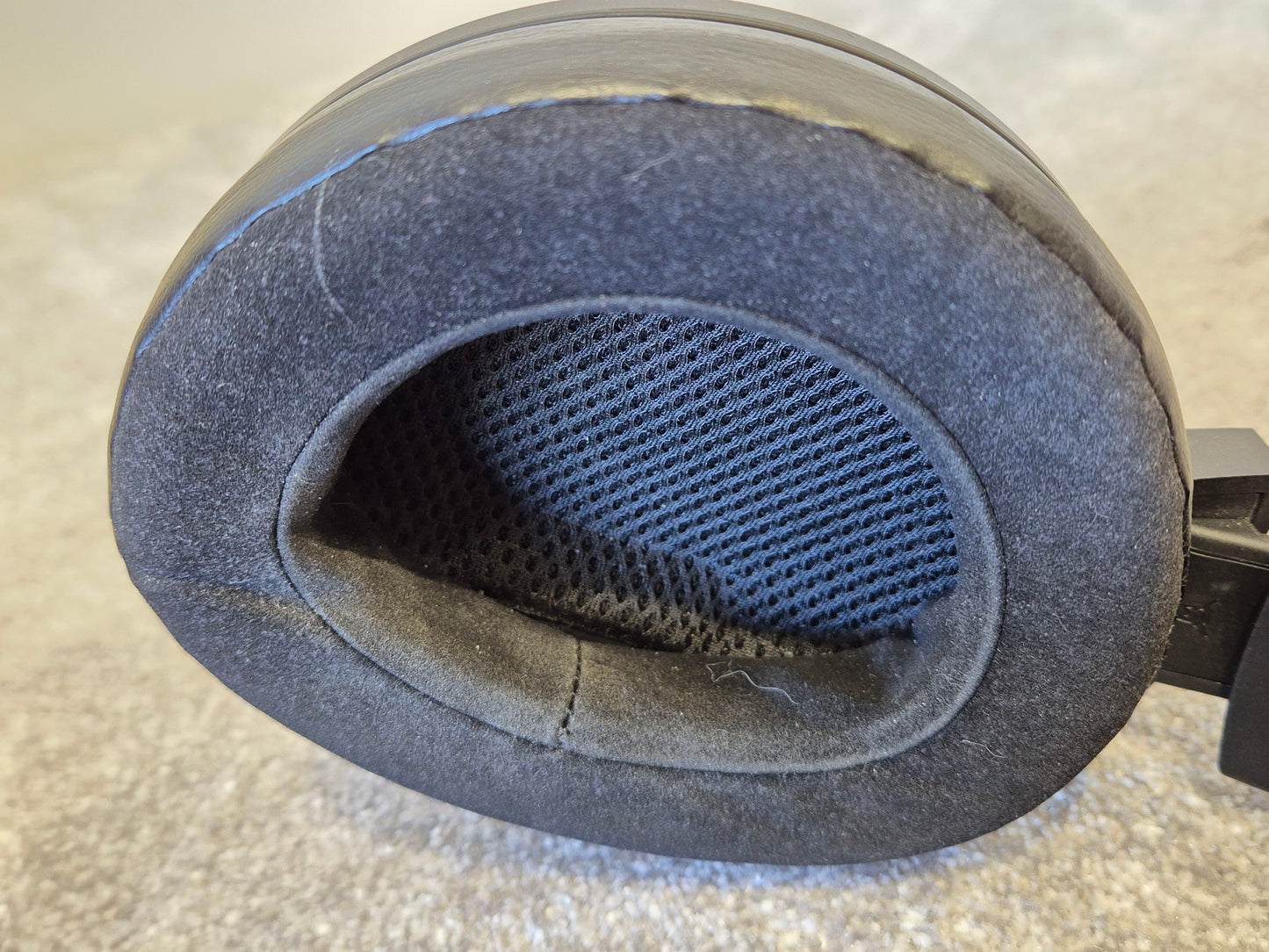 Sennheiser HD820 - High-End Audiophile Headphones w/ Hard Case