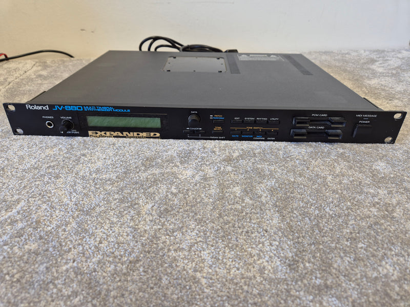 Roland JV-880 - 1U Rackmount Synthesizer Module - Image 1