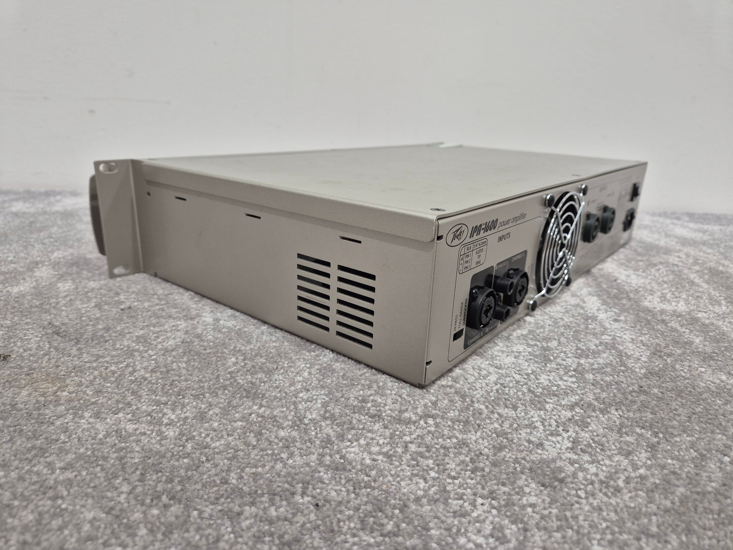 Peavey IPR 1600 - Digital Power Amplifier w/ Original Box