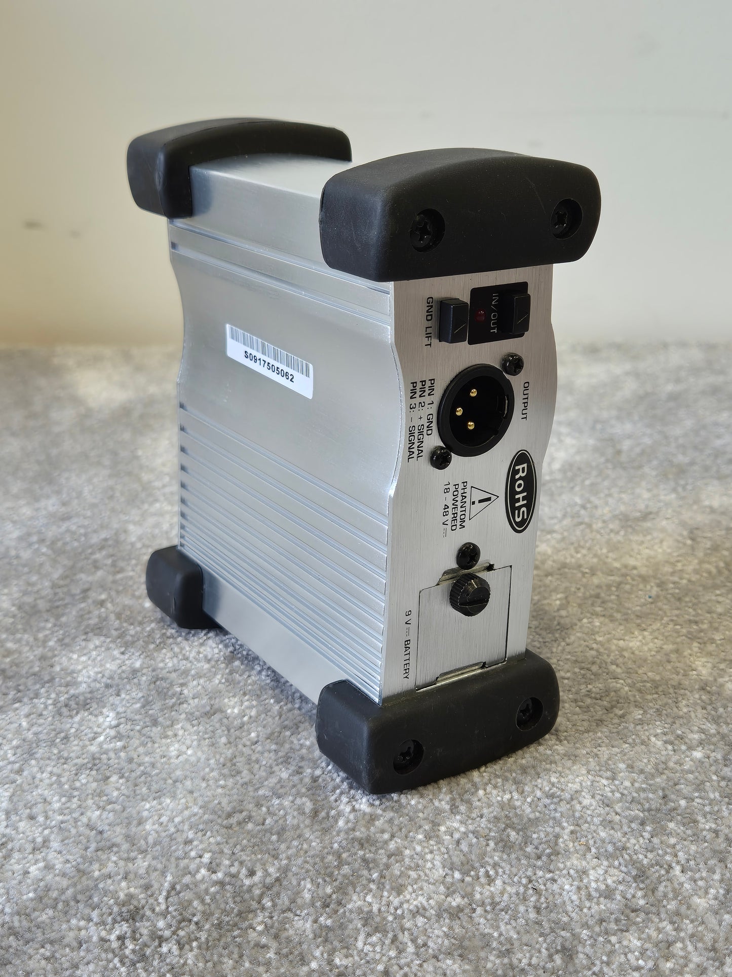 Behringer ULTRA-DI DI100 - Battery/Phantom Powered DI Box