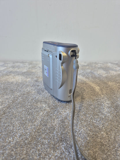 Fujifilm Instax Mini 10 - Instant Film Camera (Spares or Repairs)