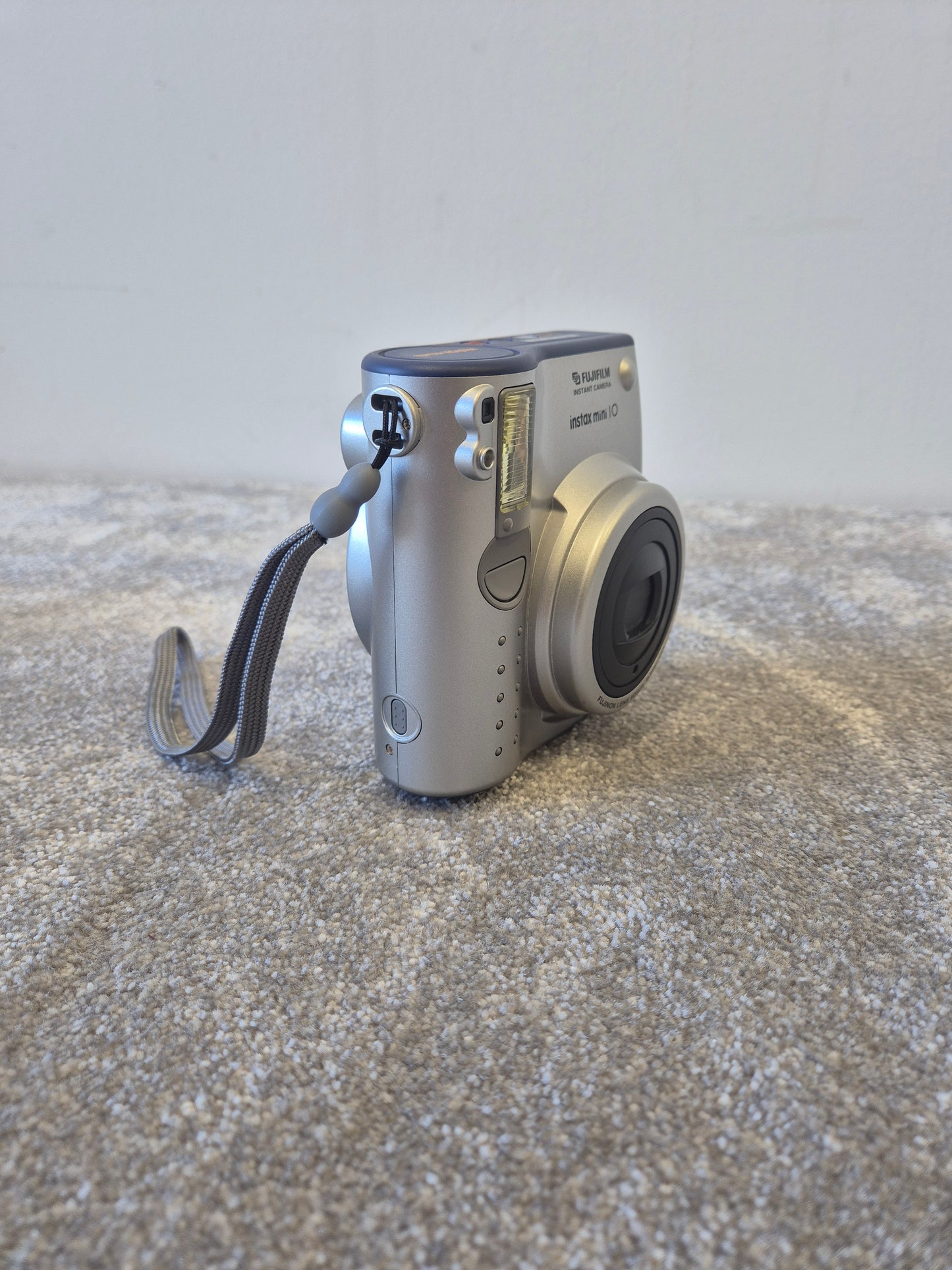 Fujifilm Instax Mini 10 - Instant Film Camera (Spares or Repairs)