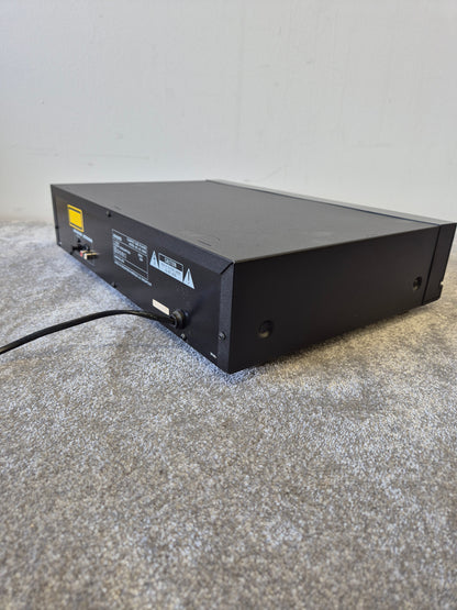 Aiwa XC-300 - Versatile Compact Disc Player
