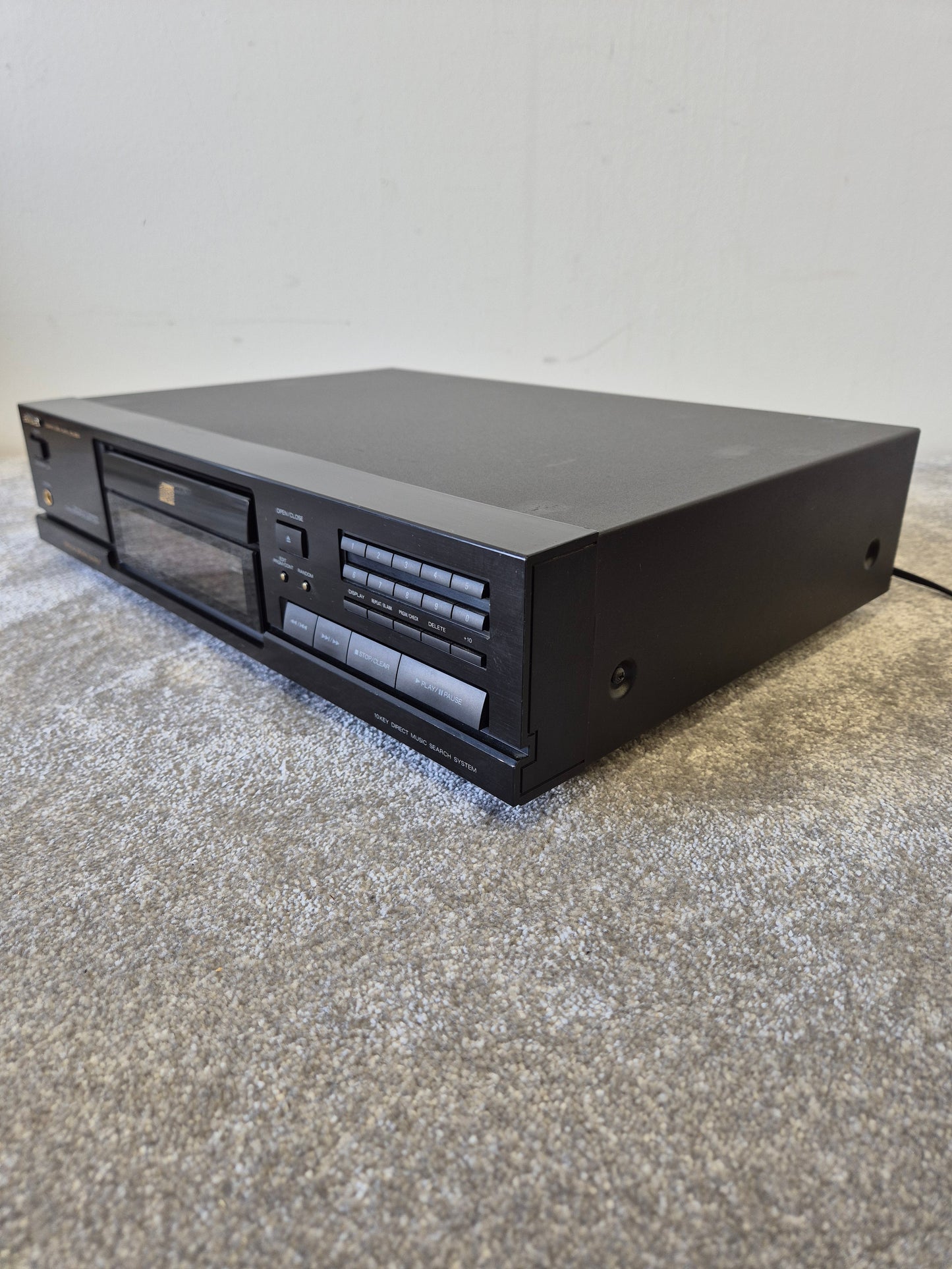 Aiwa XC-300 - Versatile Compact Disc Player