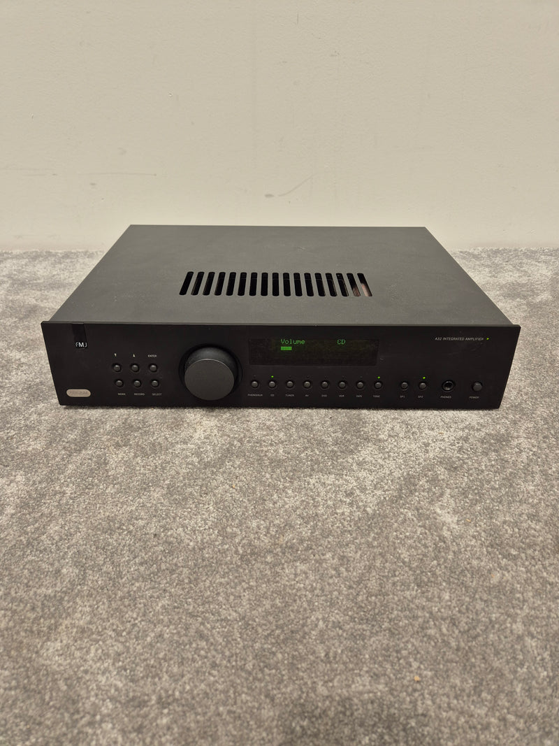 Arcam FMJ A32 - Integrated Amplifier - Image 1