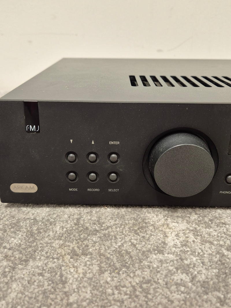 Arcam FMJ A32 - Integrated Amplifier - Image 2