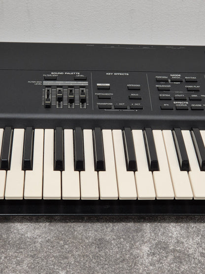 Roland XP-80 - Digital Music Workstation Synthesizer w/ Original Box Excellent