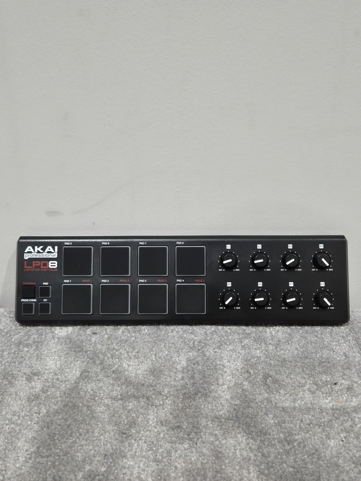 Akai LPD8 Pad Controller - Compact USB MIDI Pad