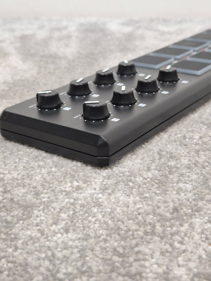 Akai LPD8 Pad Controller - Compact USB MIDI Pad