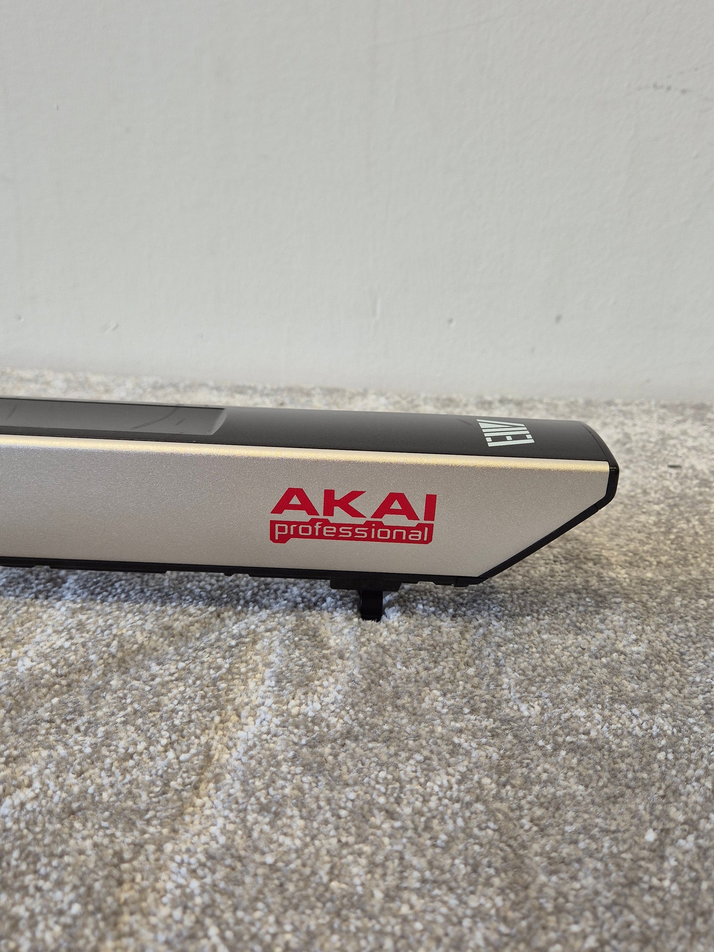 Akai Professional EWI4000S - Electronic Wind Controller w/ Hard Case
