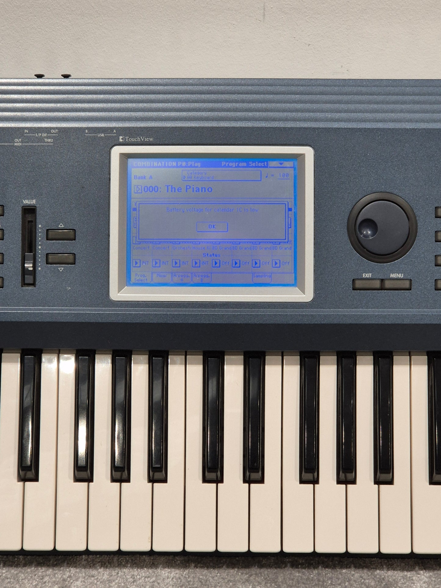 Korg Triton Extreme - 61 Key Music Workstation Synthesizer w/ Original Box
