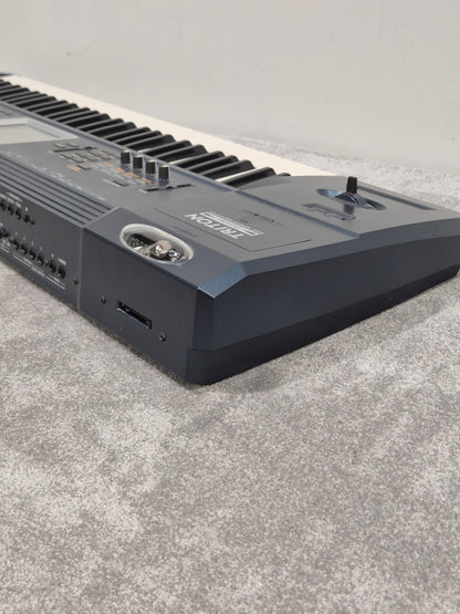 Korg Triton Extreme - 61 Key Music Workstation Synthesizer w/ Original Box